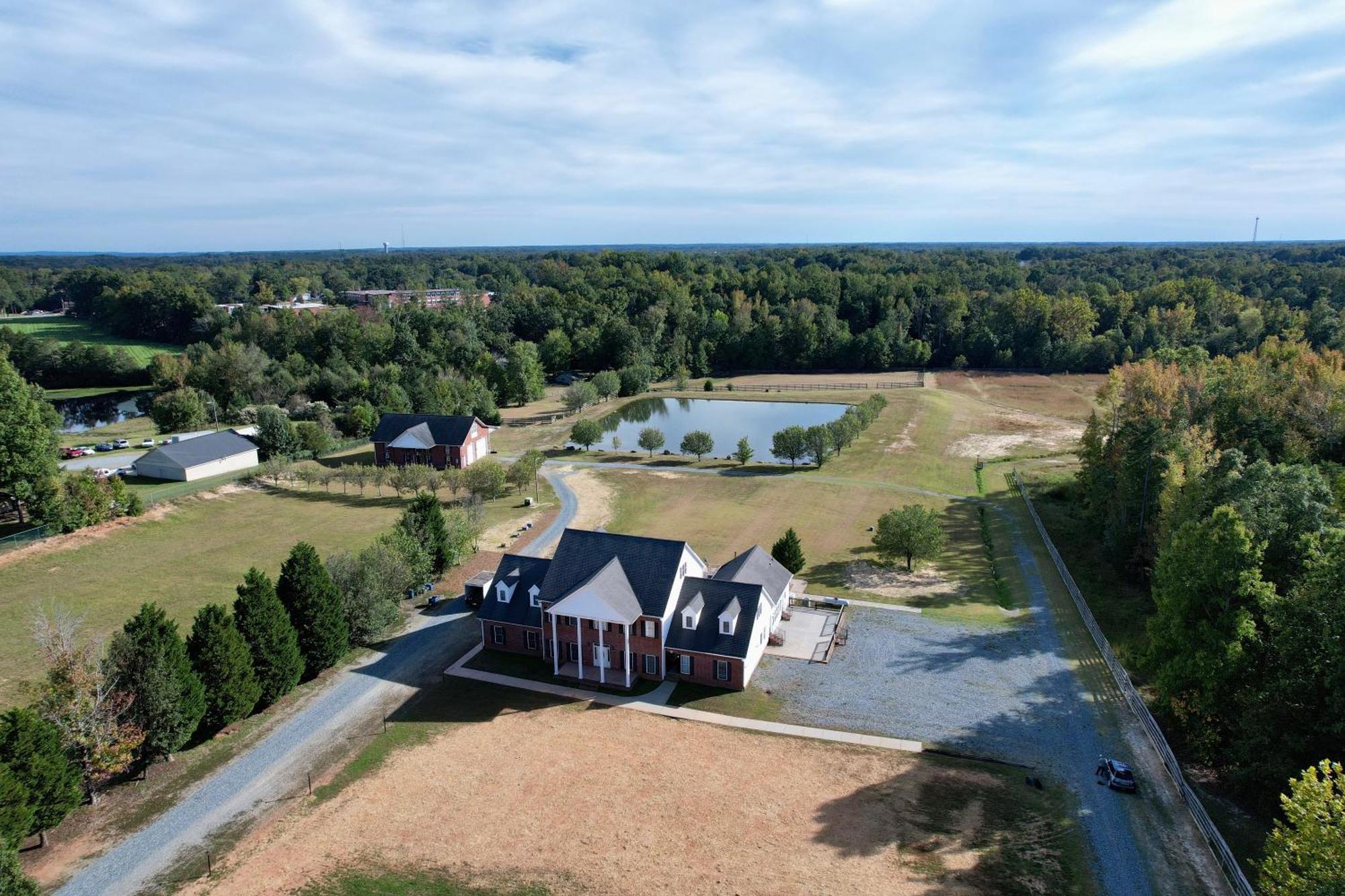 Moorefield Suites Greensboro East McLeansville Exterior photo